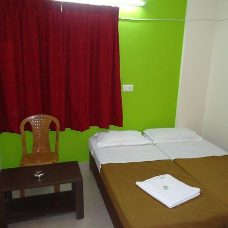 Maple Inn Budget Hotel Бангалор Екстериор снимка
