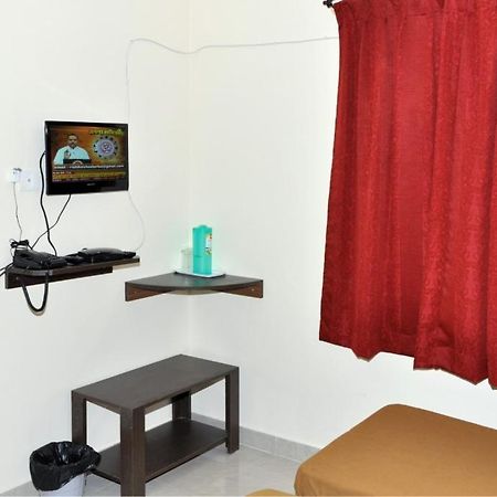 Maple Inn Budget Hotel Бангалор Екстериор снимка