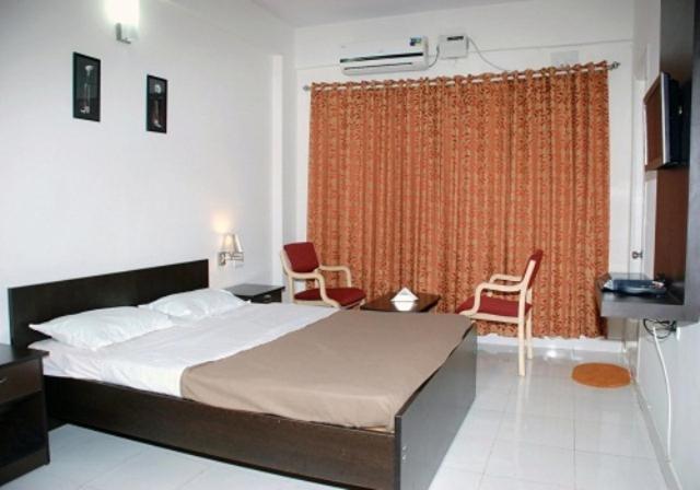 Maple Inn Budget Hotel Бангалор Стая снимка